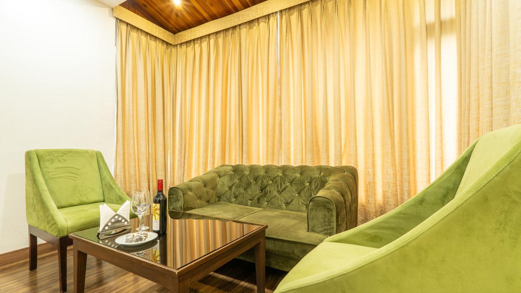 Woodrock Luxury Boutique Hotel Манали Экстерьер фото