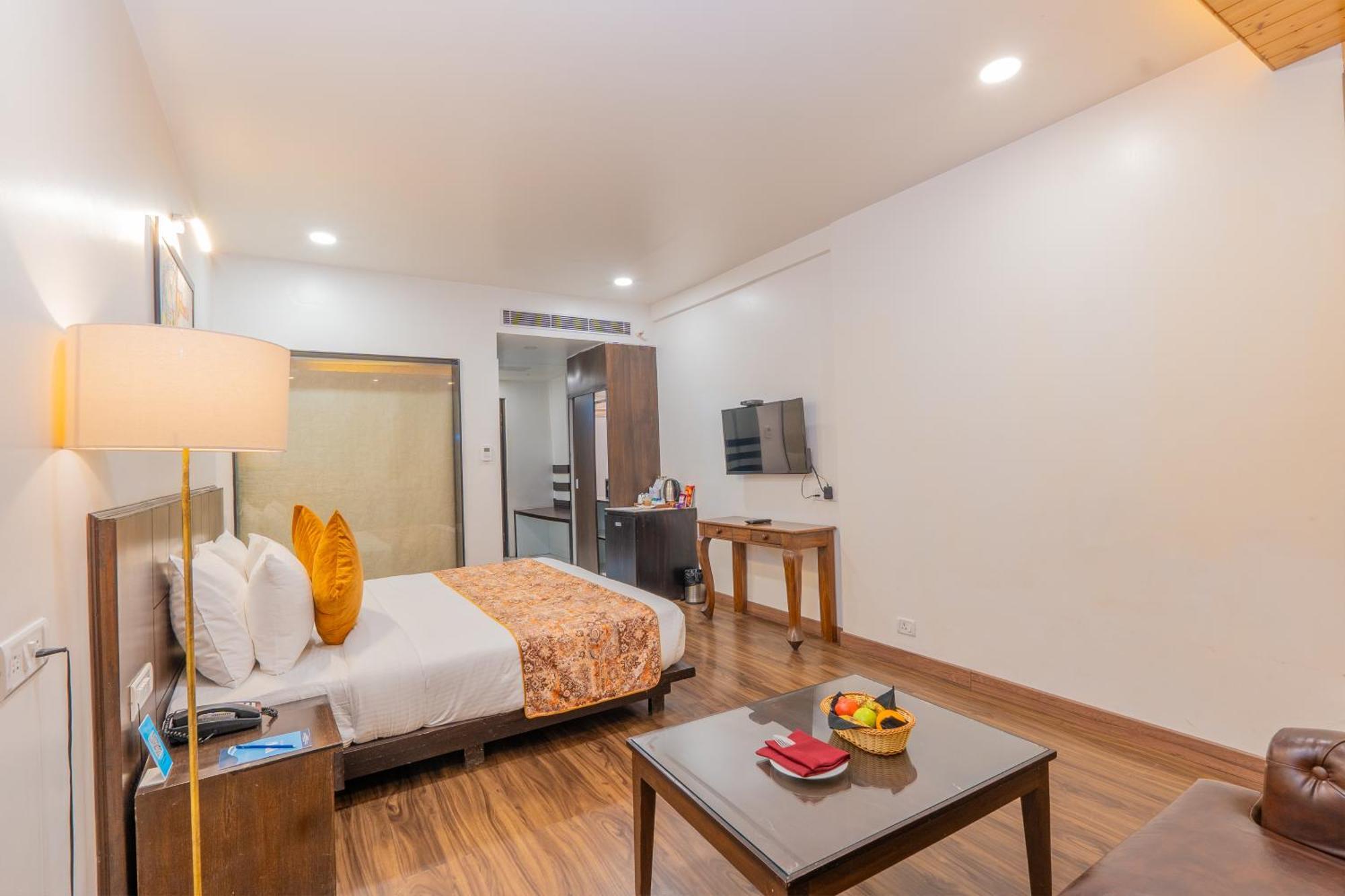 Woodrock Luxury Boutique Hotel Манали Экстерьер фото
