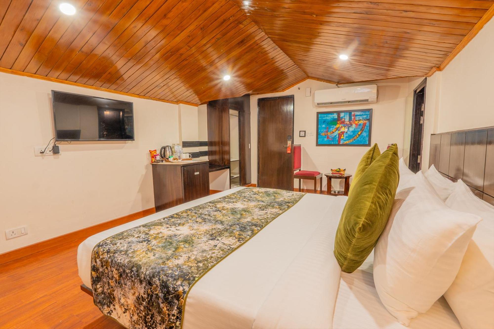 Woodrock Luxury Boutique Hotel Манали Экстерьер фото